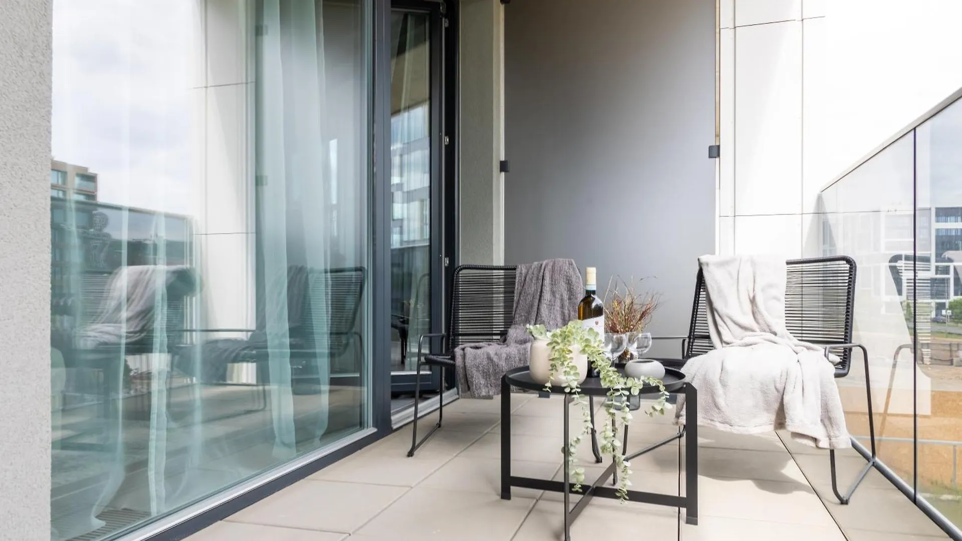 Baby Friendly Apt With Terrace And Ac In Karlin By Prague Days Appartement